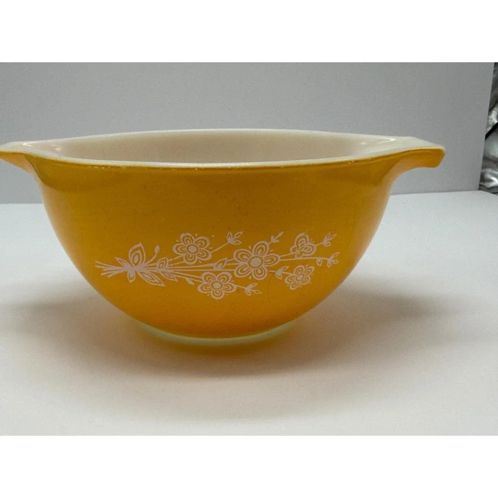 Pyrex Butterfly Gold Cinderella Mixing Bowl 441 1.5 Pint Butterfly Gold